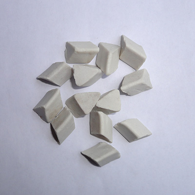 高铝瓷磨料（斜三角）